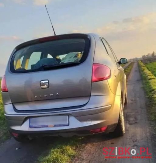 2004' SEAT Altea photo #4