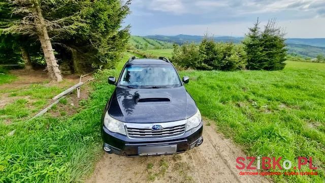 2010' Subaru Forester photo #4