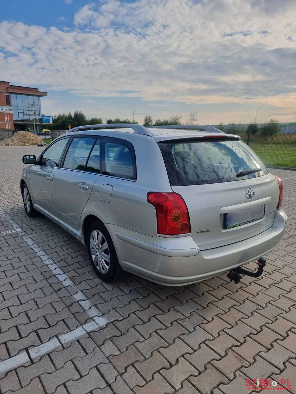 2003' Toyota Avensis photo #6