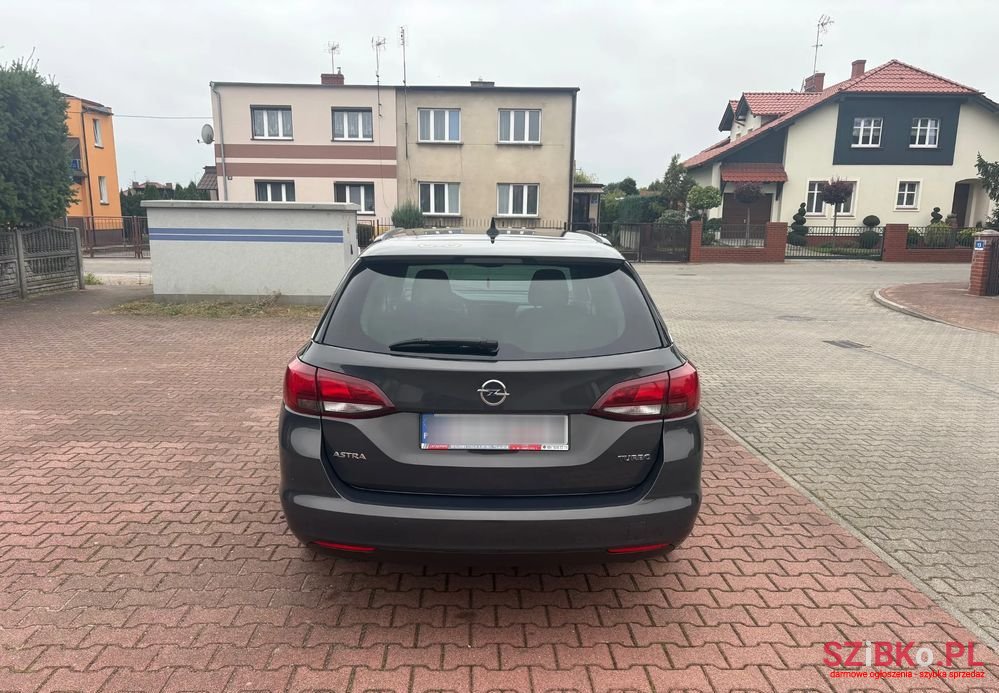 2016' Opel Astra photo #3