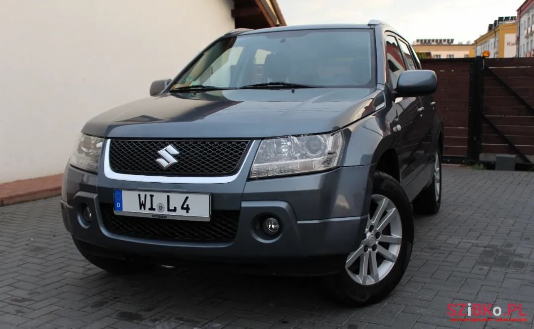 2009' Suzuki Grand Vitara photo #2