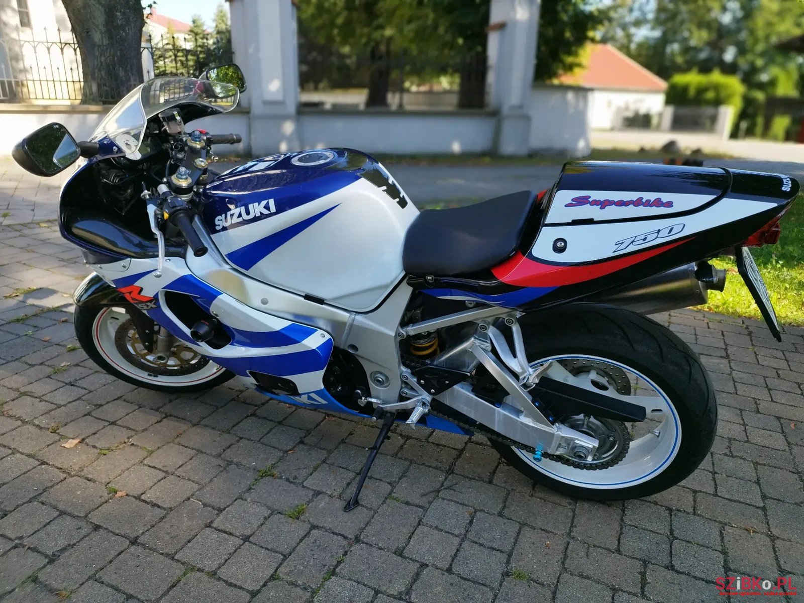 2000' Suzuki GSX-R photo #2