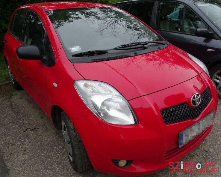 2007' Toyota Yaris photo #1