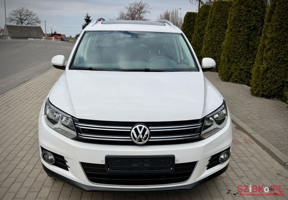 2012' Volkswagen Tiguan photo #2