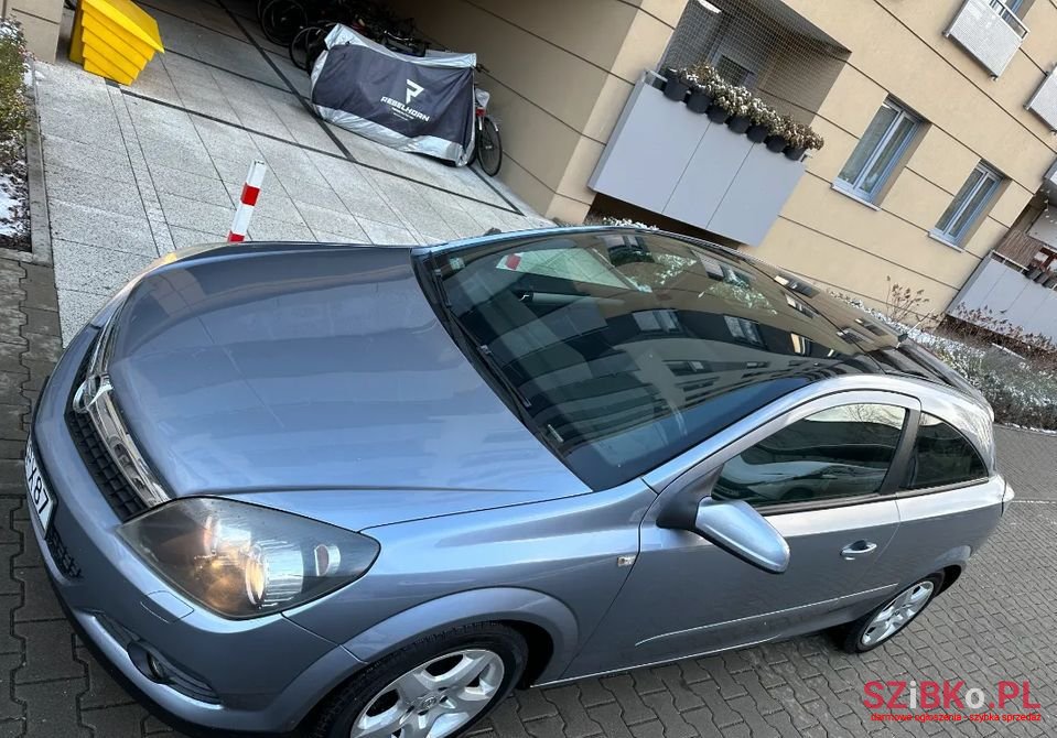 2008' Opel Astra photo #2