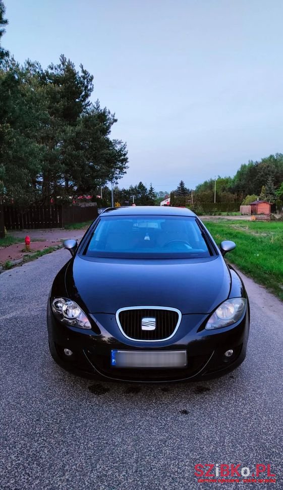 2007' SEAT Leon photo #1