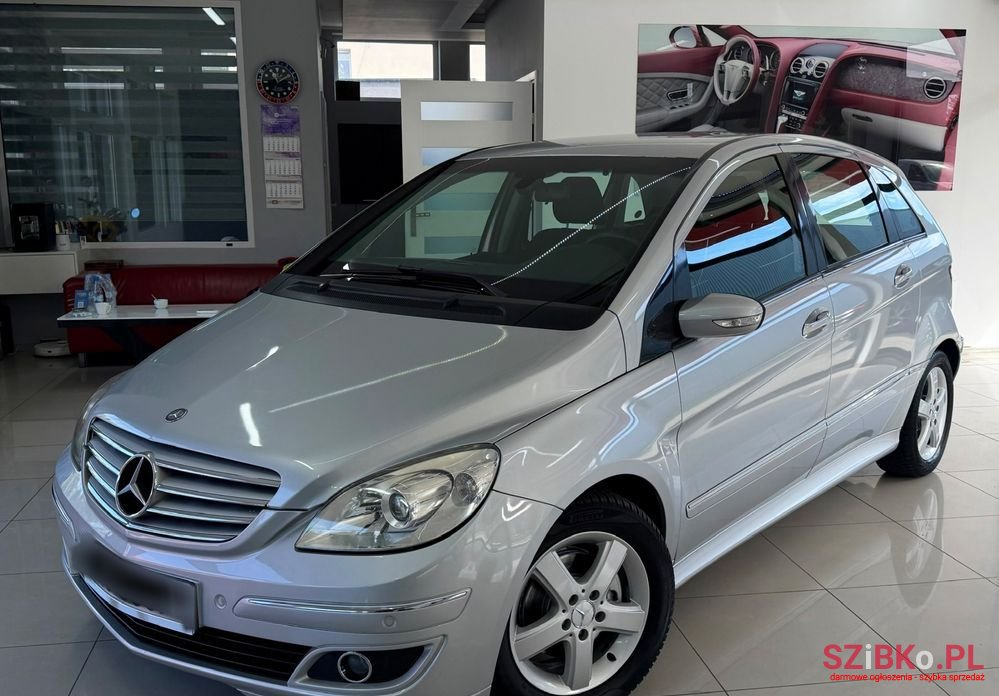 2008' Mercedes-Benz B-Class 200 Cdi photo #1