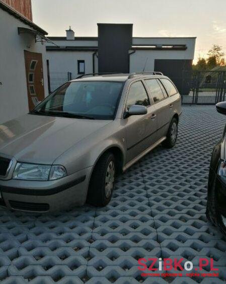 2005' Skoda Octavia photo #1