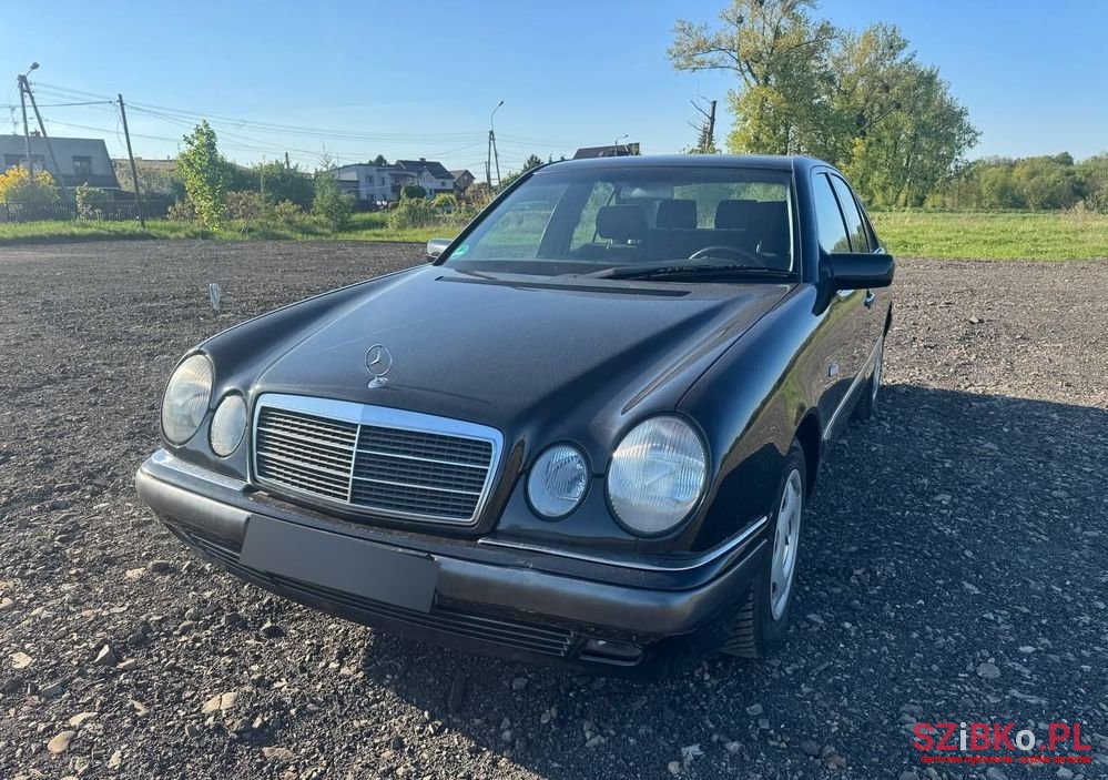 1999' Mercedes-Benz E-Class photo #1