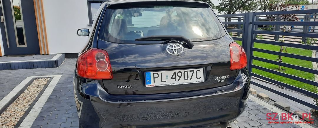 2007' Toyota Auris photo #3