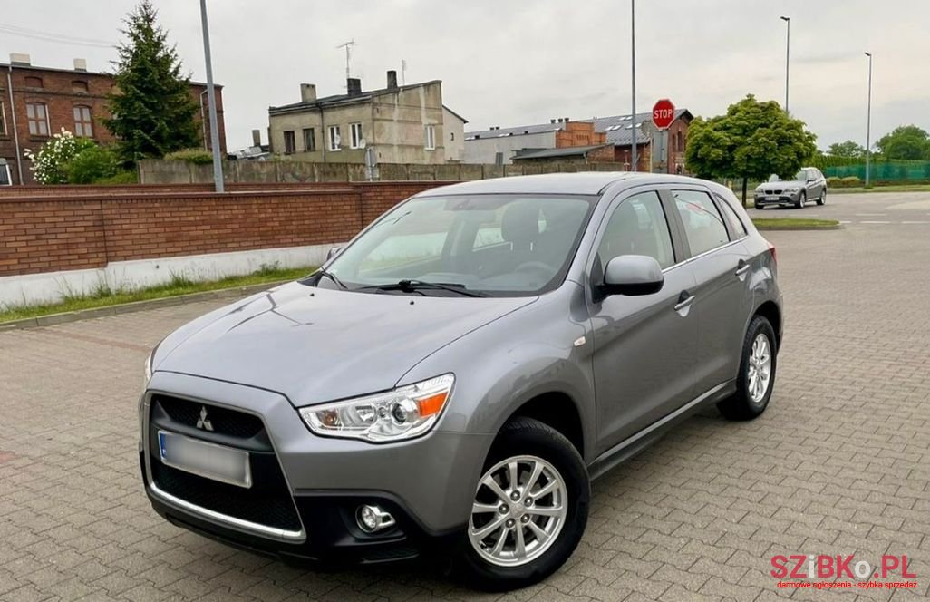 2011' Mitsubishi ASX photo #1