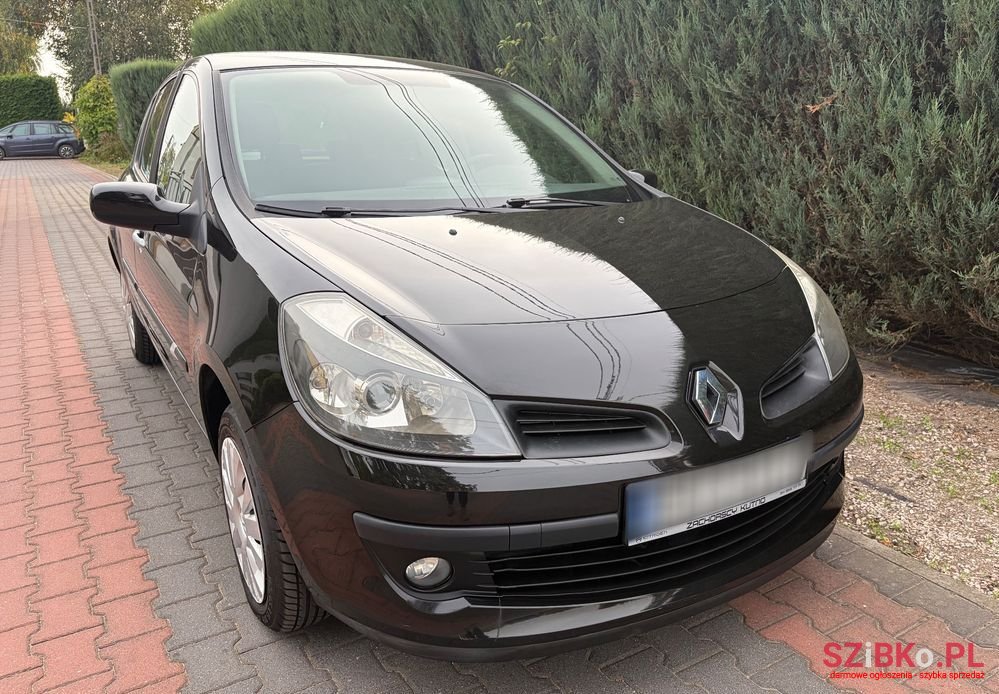 2006' Renault Clio photo #2