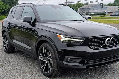 2018' Volvo Xc 40 T5 Awd R-Design