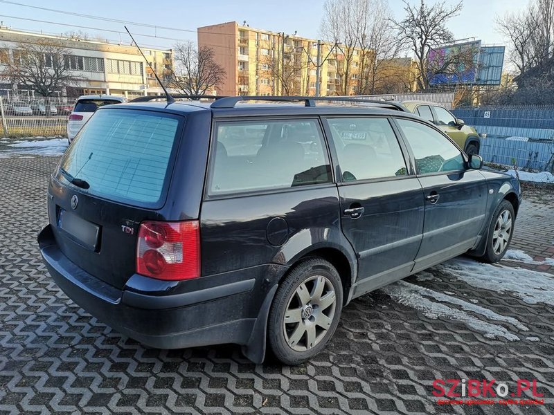 2001' Volkswagen Passat 1.9 Tdi Basis photo #3