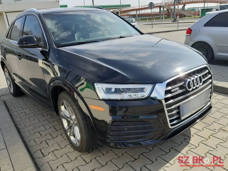 2016' Audi Q3 S Tronic photo #2