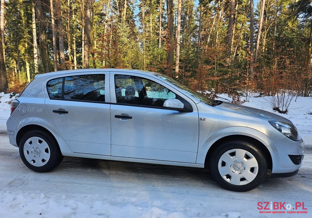 2009' Opel Astra photo #4