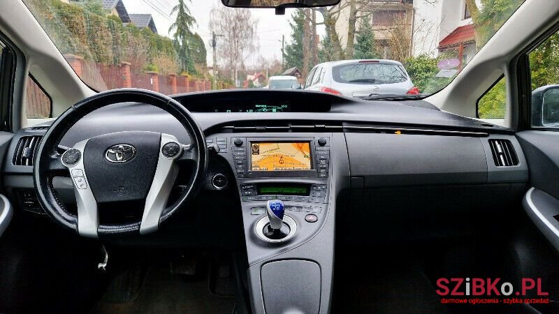 2010' Toyota Prius photo #6