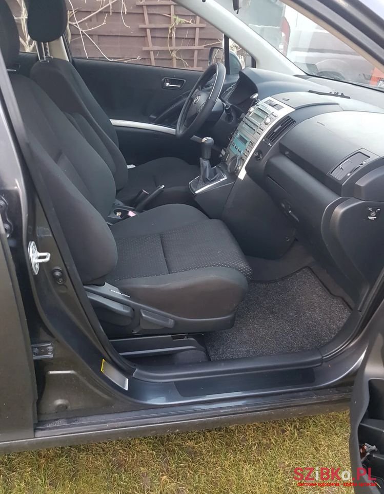 2007' Toyota Corolla Verso 2.2 D-4D Sol photo #2