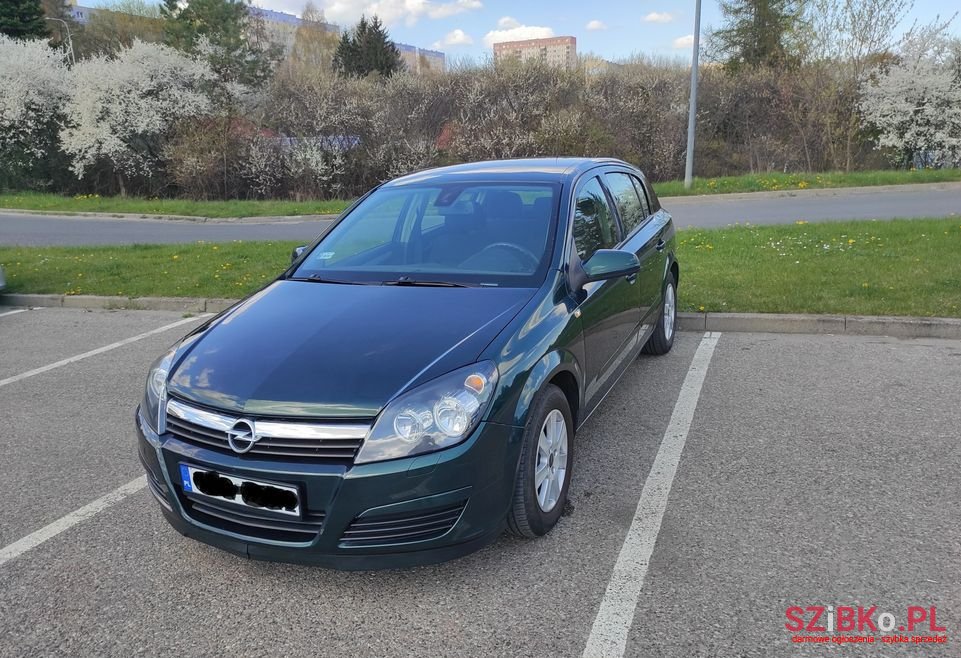 2004' Opel Astra photo #1