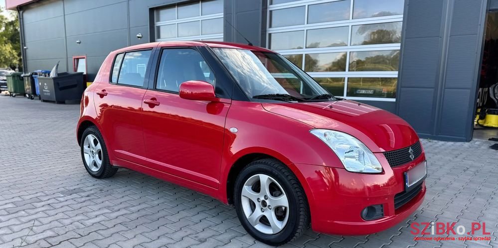 2007' Suzuki Swift 1.3 Club photo #2