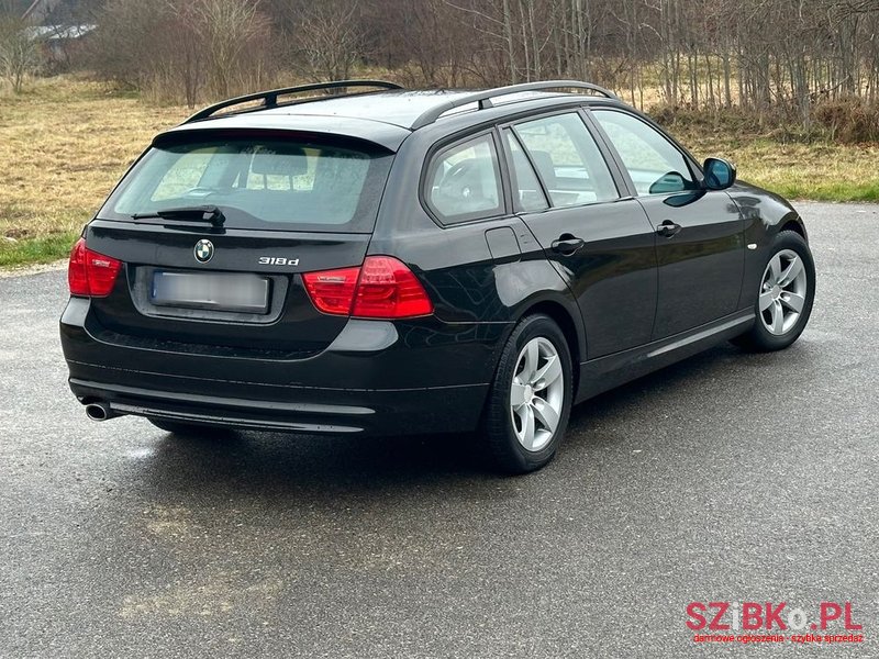 2009' BMW 3 Series 318D photo #4