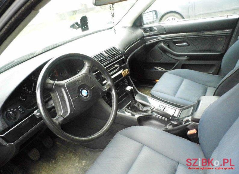 2002' BMW 520 photo #1