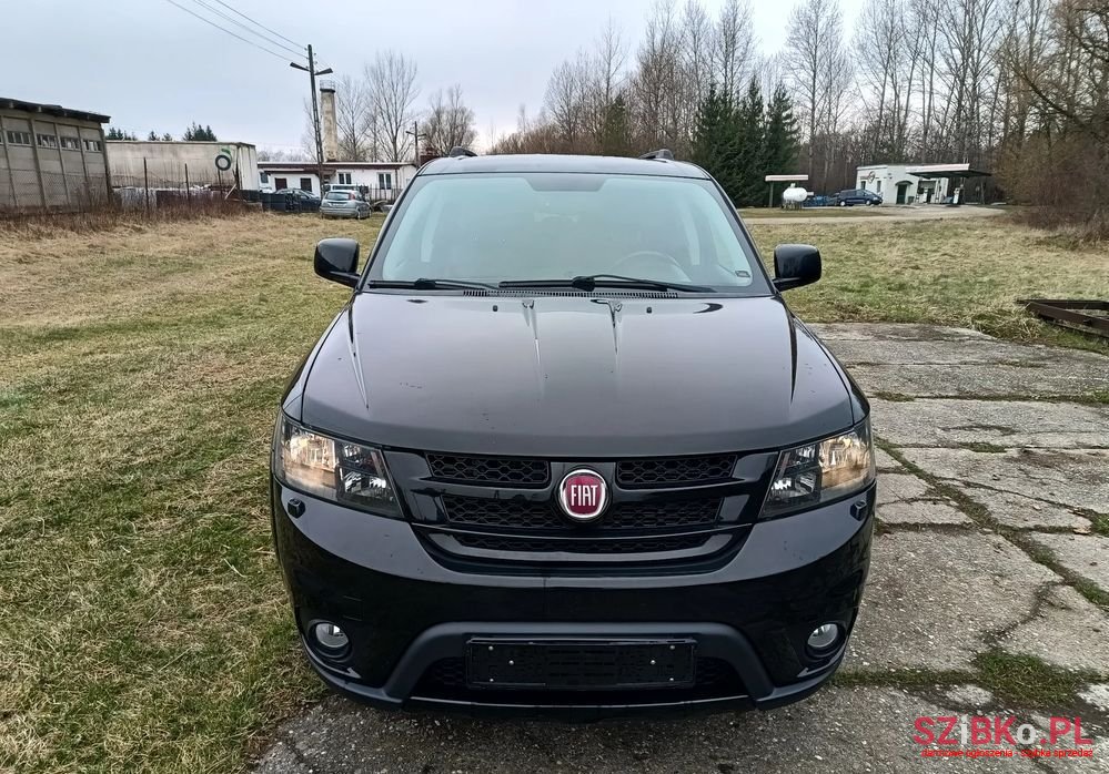 2015' Fiat Freemont photo #2