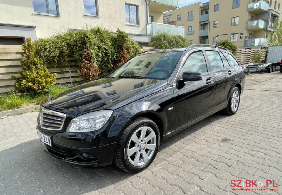 2009' Mercedes-Benz Klasa C photo #1