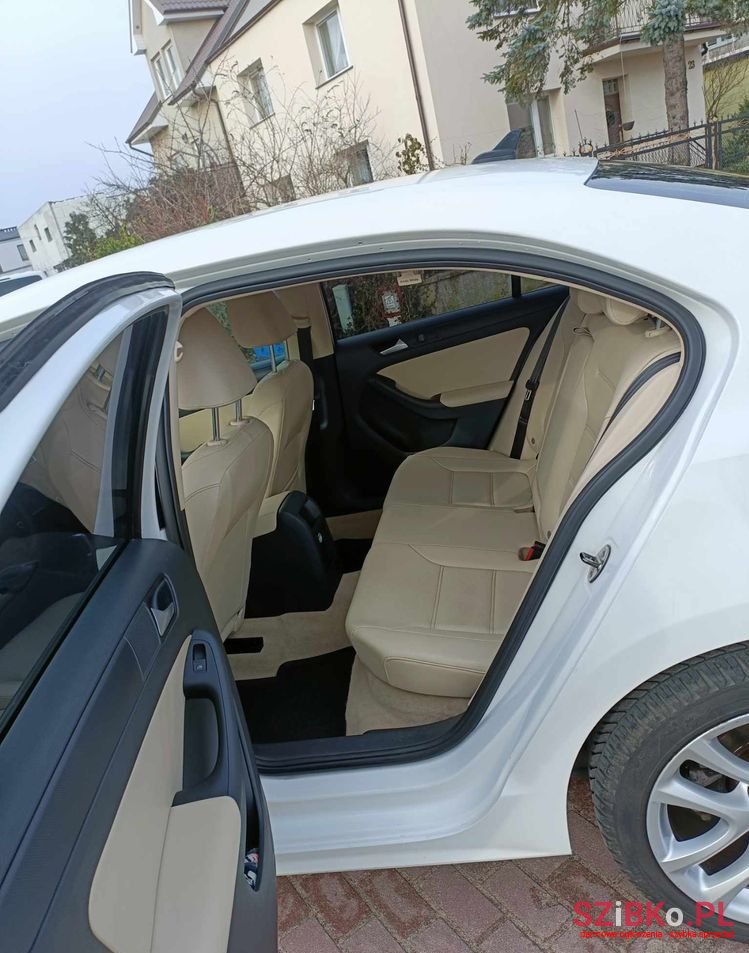 2014' Volkswagen Jetta 1.8T Se photo #4