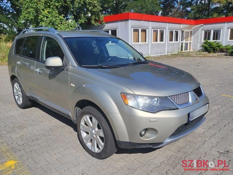 2008' Mitsubishi Outlander 2.4 Instyle Cvt photo #2