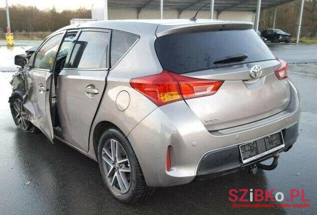 2015' Toyota Auris photo #1
