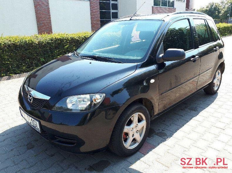 2004' Mazda 2 photo #4
