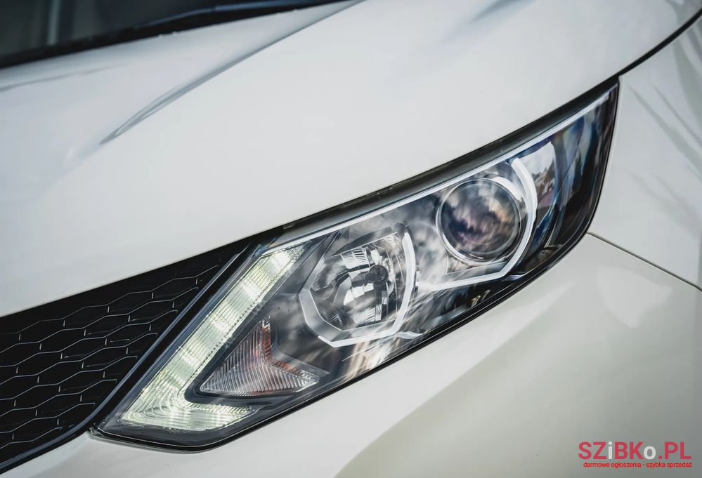 2015' Nissan Qashqai photo #4