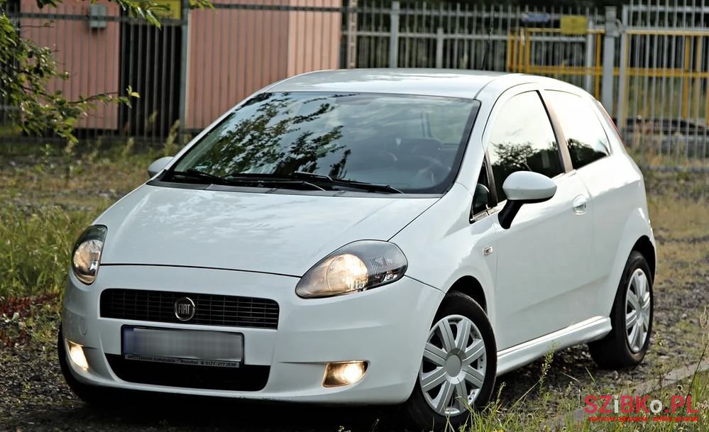 2009' Fiat Grande Punto 1.4 8V Active photo #2