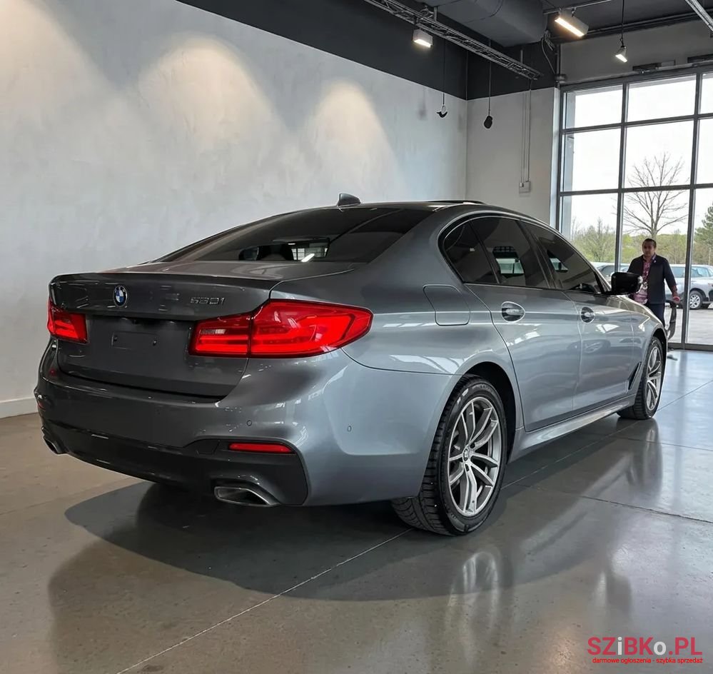 2017' BMW 5 Series 530I M Sport Sport photo #5
