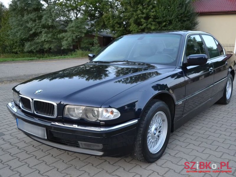 2001' BMW 7 Series 740I photo #1