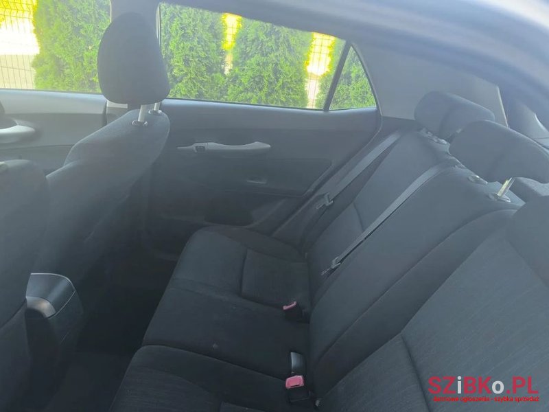 2009' Toyota Auris 2.0 D-4D photo #6