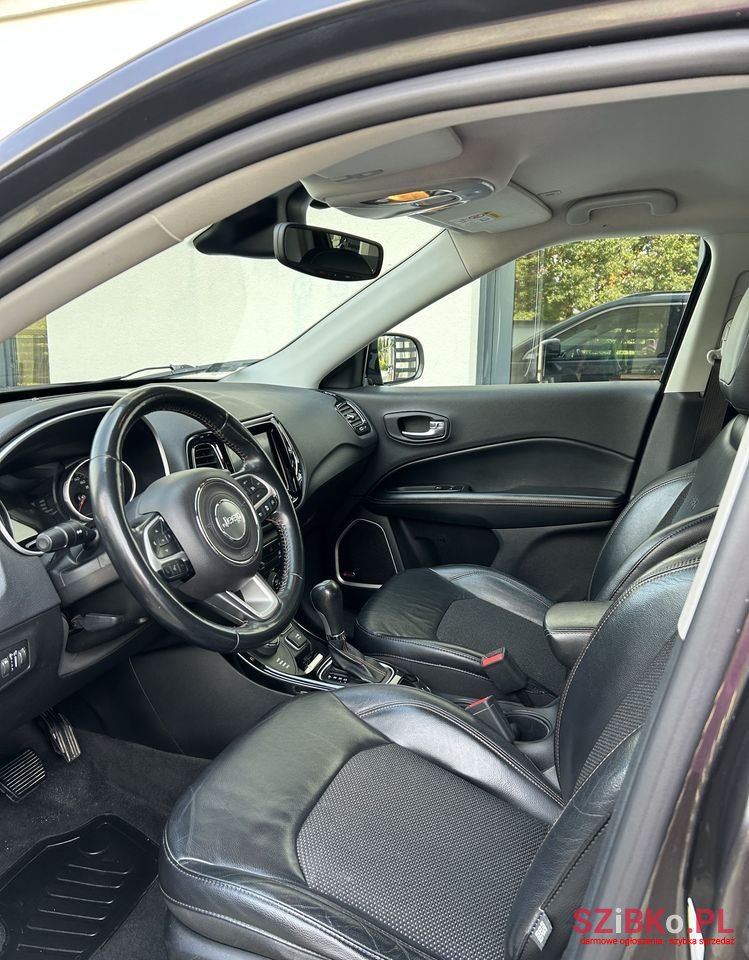 2017' Jeep Compass photo #4