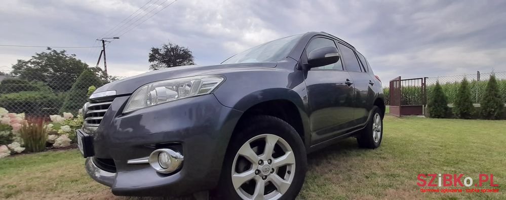 2011' Toyota RAV4 2.2 D-4D 4X4 photo #6