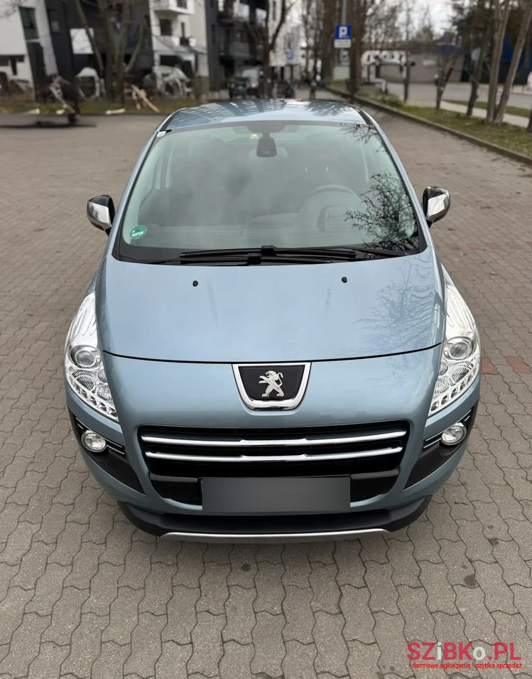 2012' Peugeot 3008 2.0 Hybrid4 photo #3