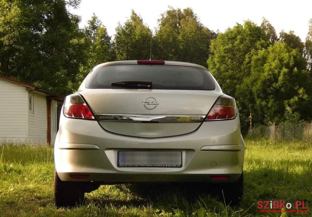 2005' Opel Astra Gtc 1.6 photo #6