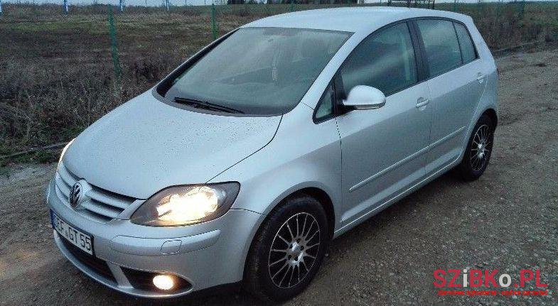 2008' Volkswagen Golf photo #1