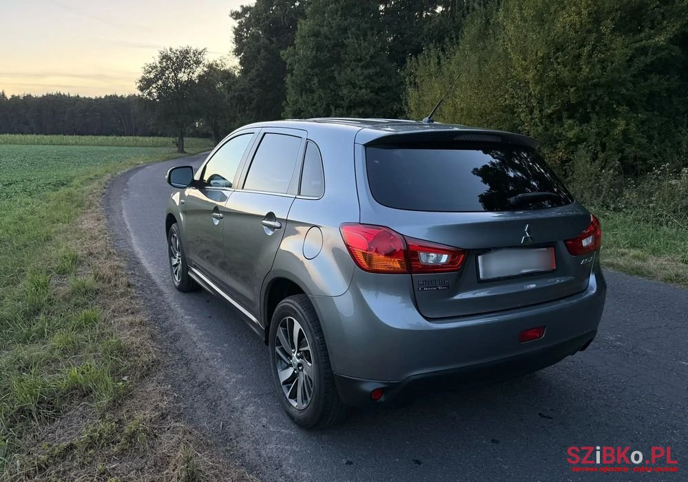 2015' Mitsubishi ASX photo #4