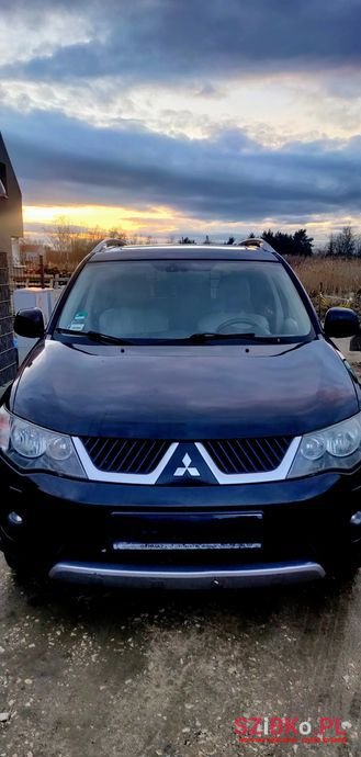 2008' Mitsubishi Outlander photo #2