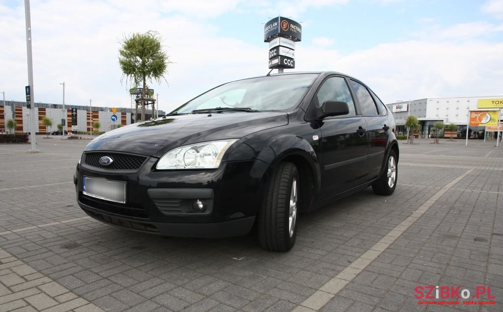 2005' Ford Focus 1.6 Trend photo #2