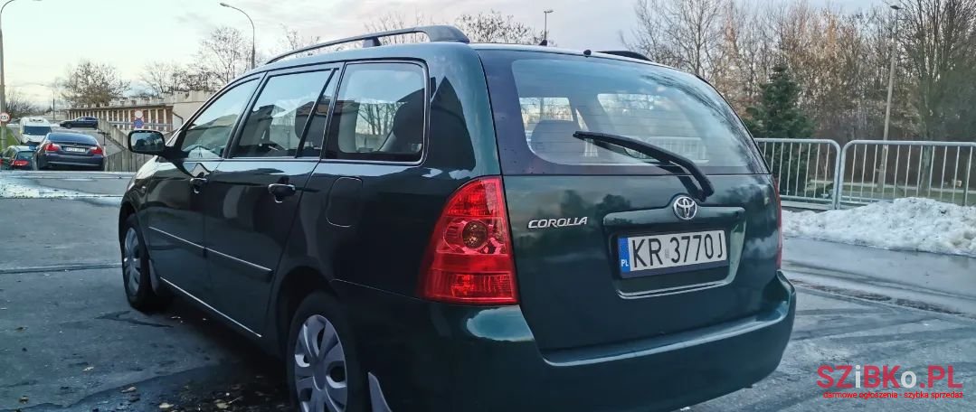 2004' Toyota Corolla photo #2