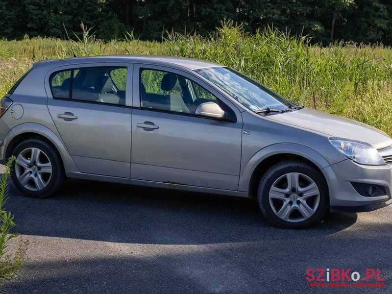 2009' Opel Astra Iii 1.6 Enjoy photo #2