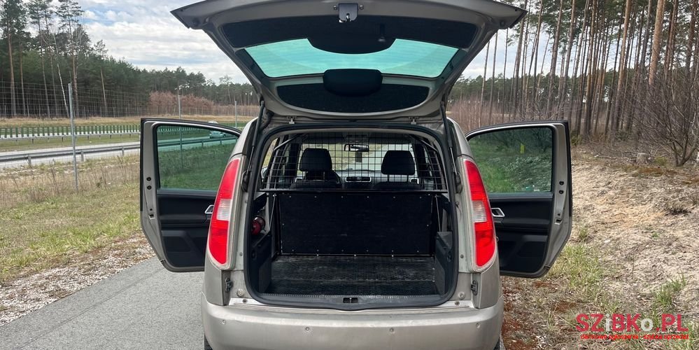 2009' Skoda Roomster 1.9 Tdi photo #6