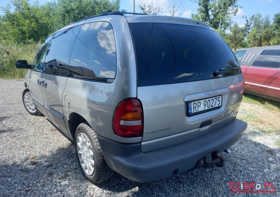 1998' Chrysler Voyager photo #3