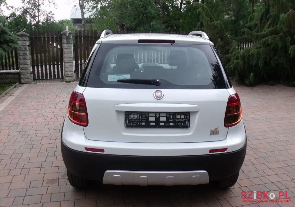 2011' Fiat Sedici photo #6